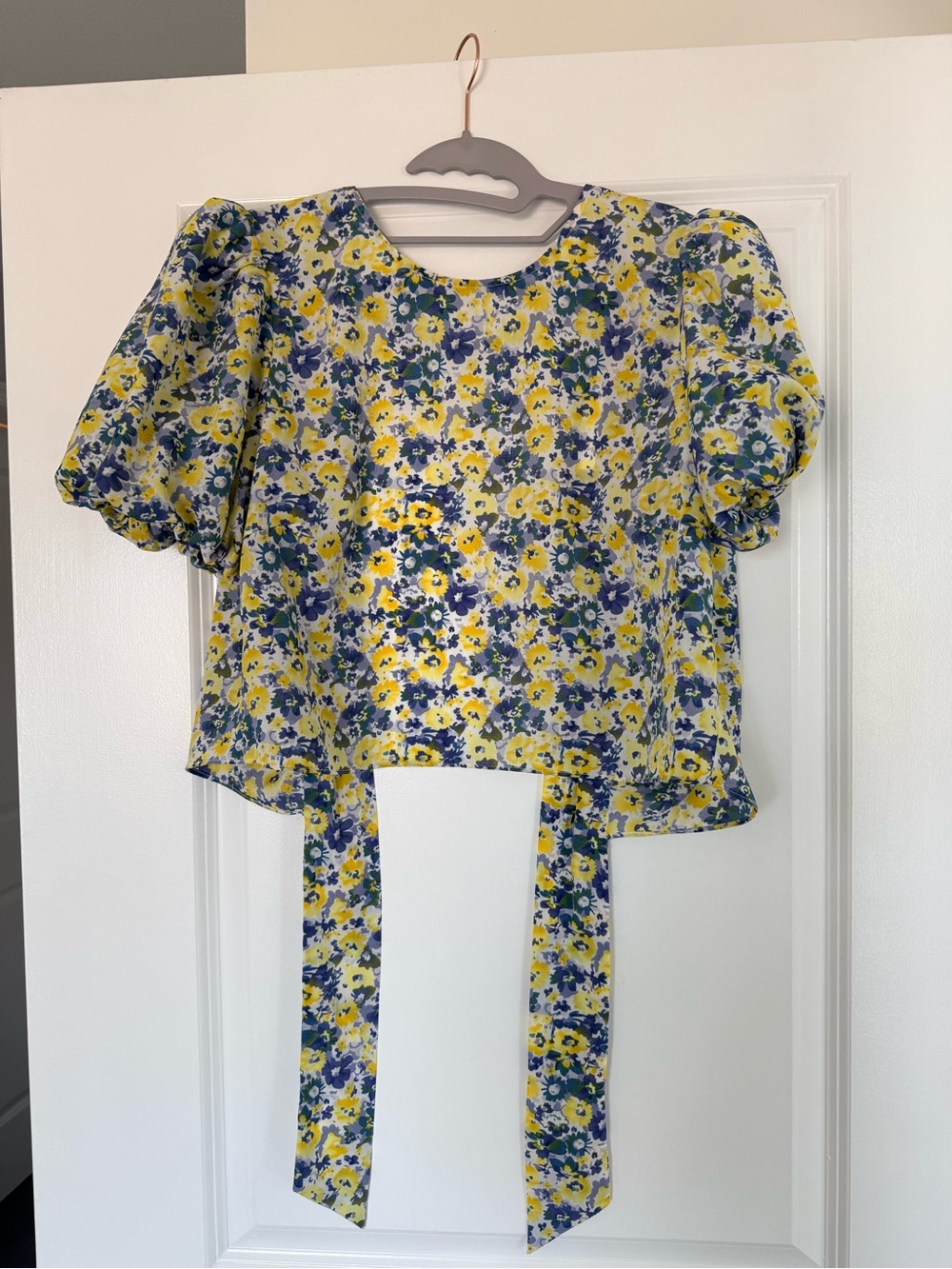 Astr Yellow & Blue Floral Puff-Sleeve Cropped Top
